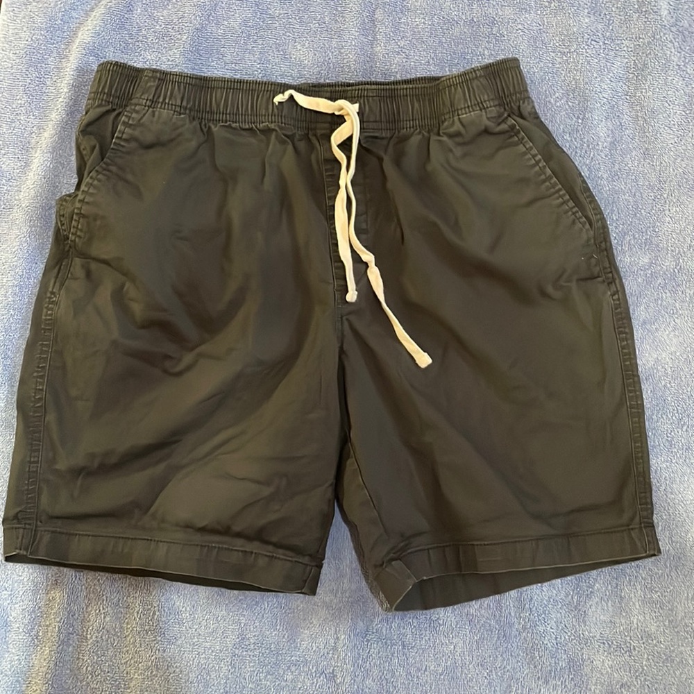 Old navy men’s shorts medium